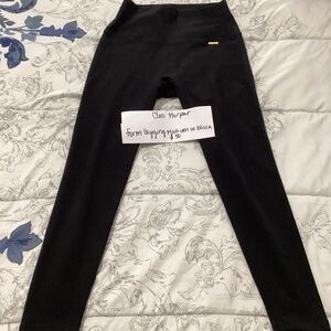 CLEO HARPER FORM LEGGINGS, in Black, size Medium